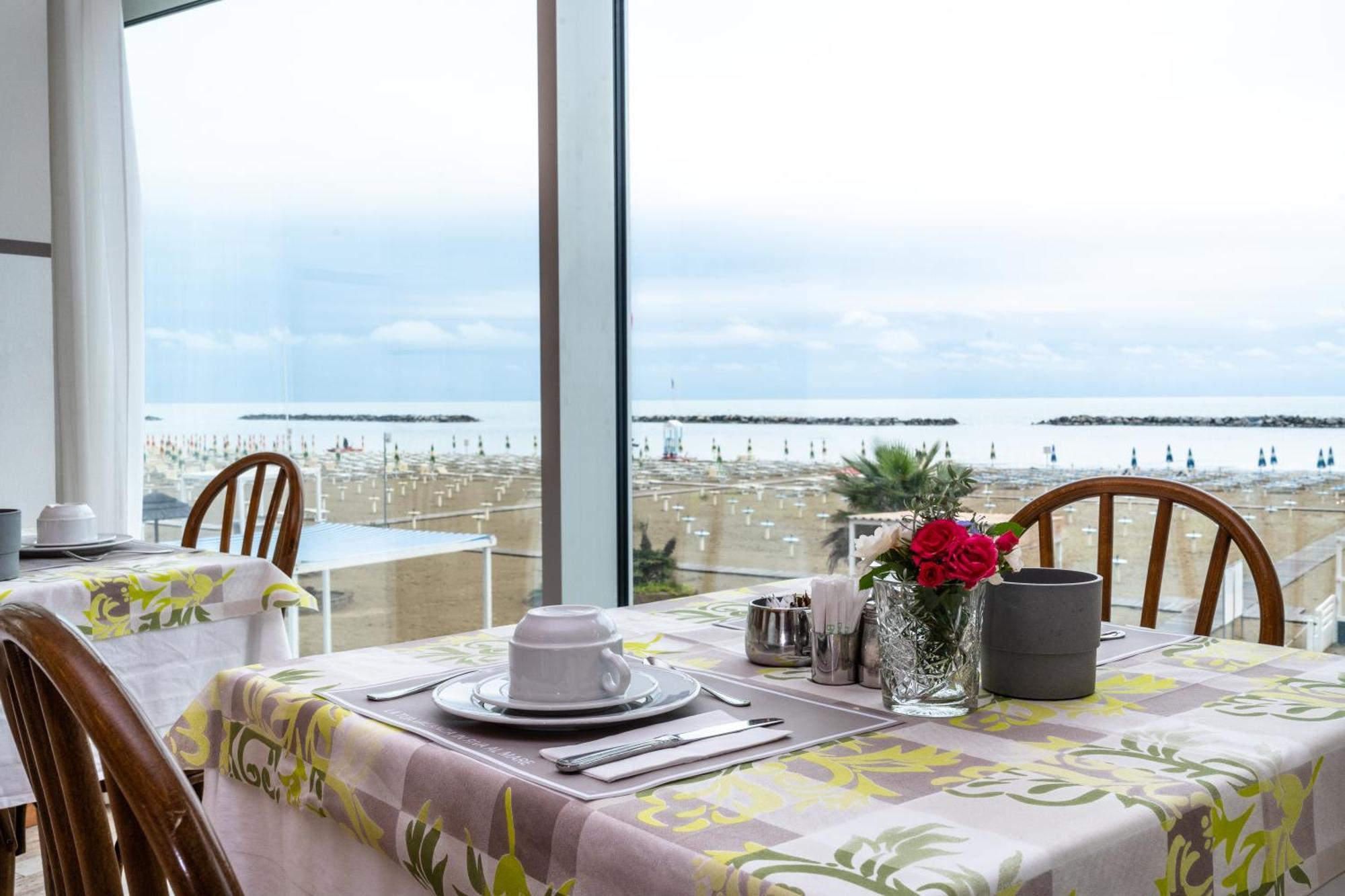 Hotel Globus Bellaria-Igea Marina Exteriör bild